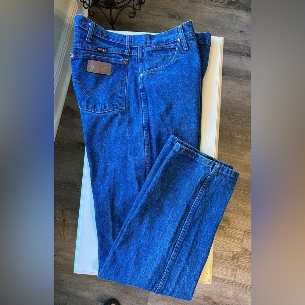 Wrangler Men’s Cowboy Cut, Jeans 13MWZPW  Size 38x34 on tag Like New